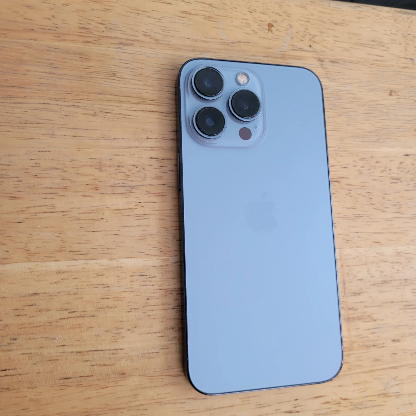 Apple iPhone 13 Pro - Sierra Blue