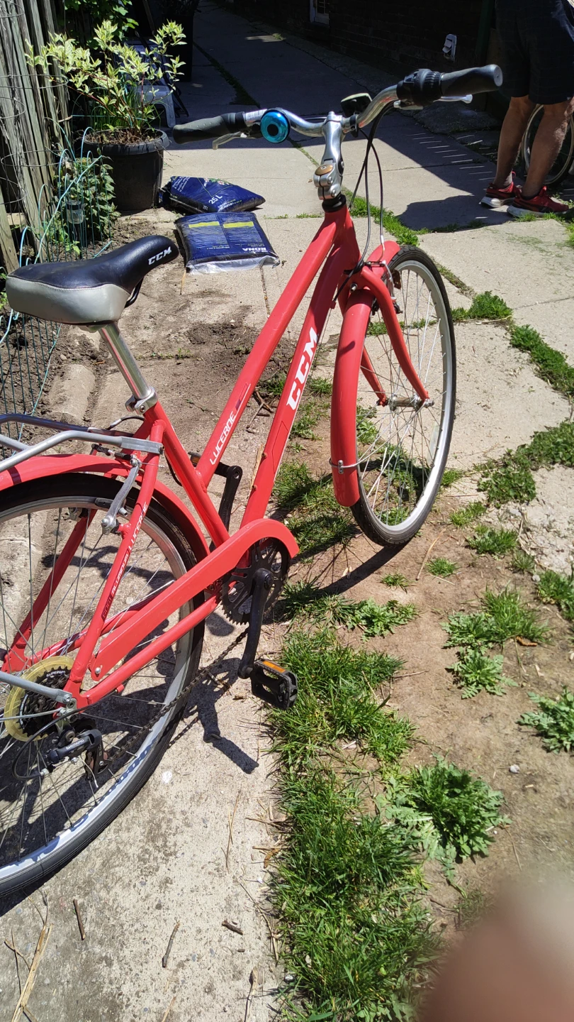 Red CCM Lucerne Women's Cruiser Bicycle - photo 3