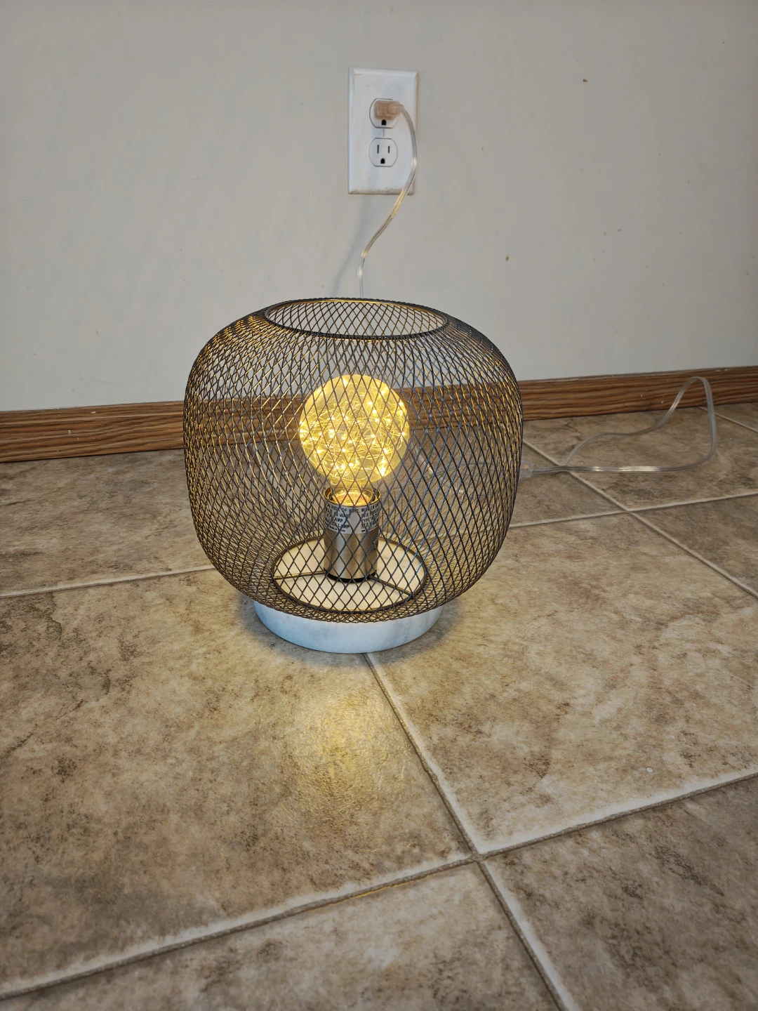 Wire Mesh Globe Table Lamp with LED Bulb