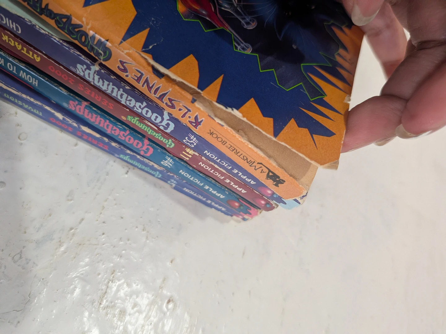 Collection of 5 Goosebumps R.L. Stine Books - photo 4
