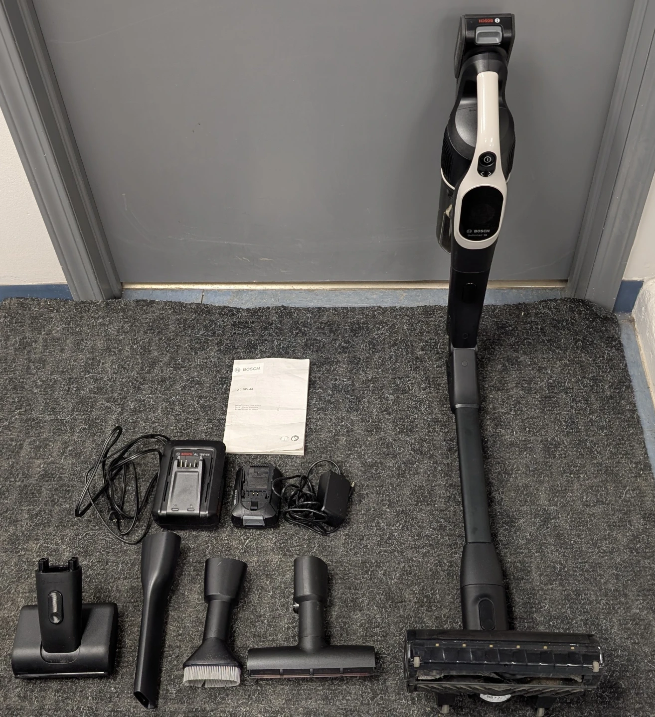 Bosch Unlimited 10 Cordless Stick Vacuum - photo 4
