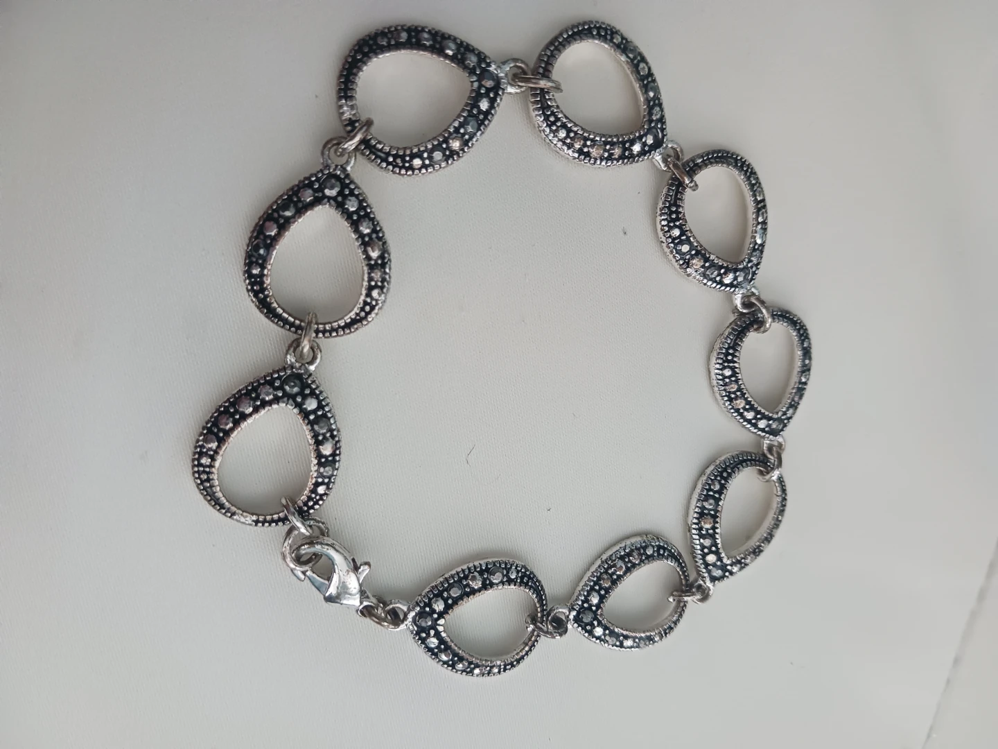 Silver Tone Teardrop Link Bracelet with Sparkly Stones
