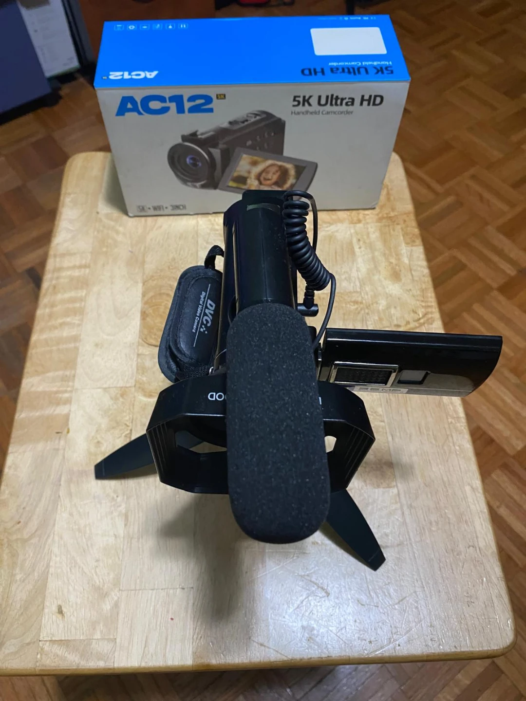 AC12 5K Ultra HD Handheld Camcorder with Microphone - photo 5