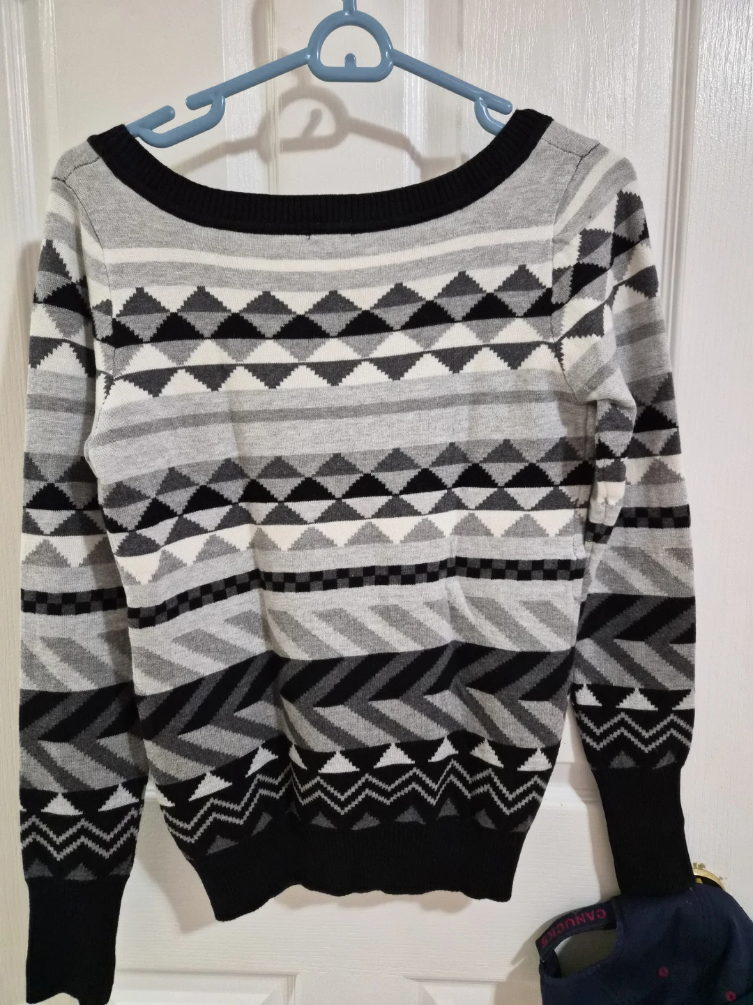 Women's Geometric Sweater - photo 2