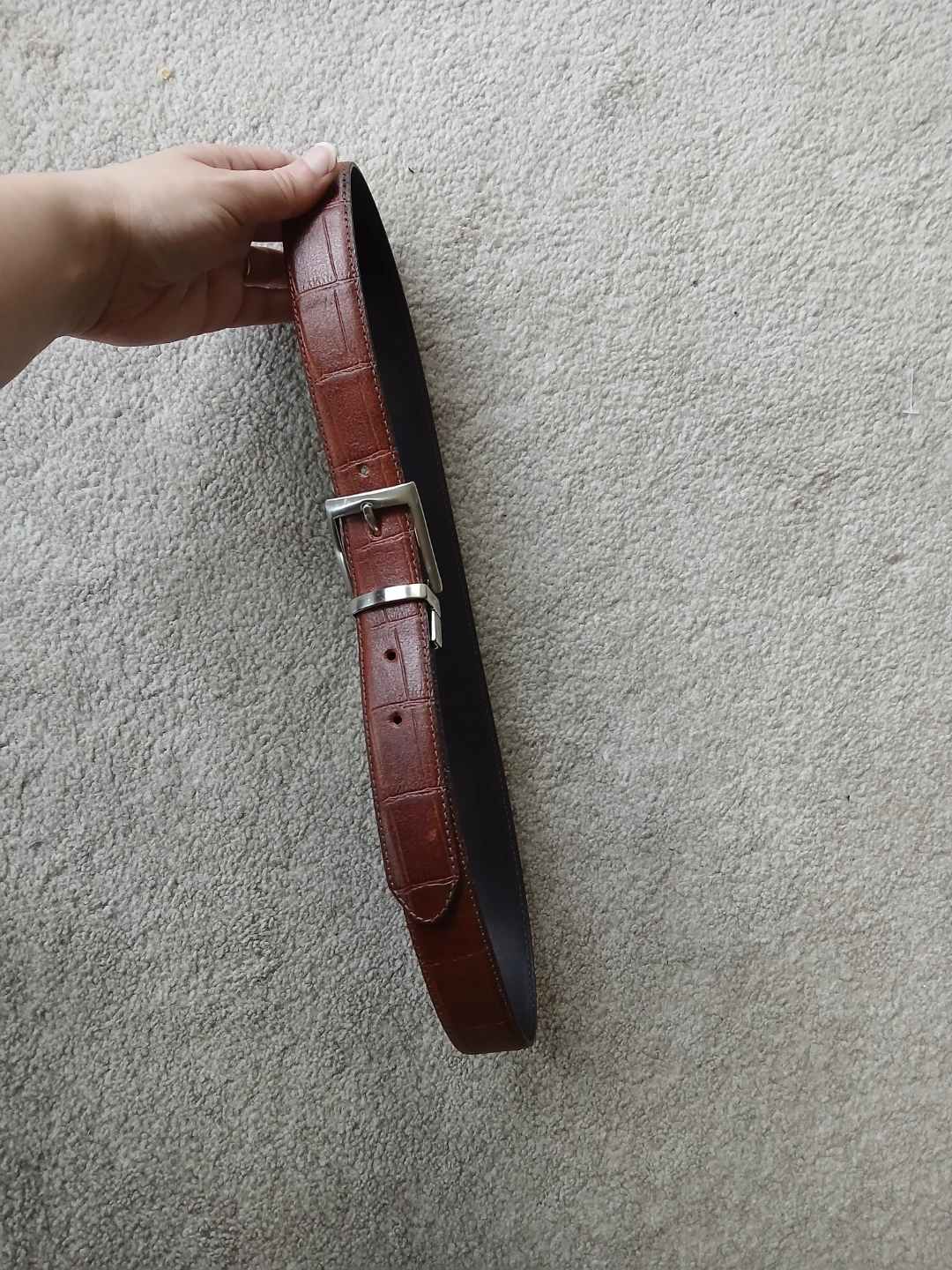 Classic brown leather belt; size 32