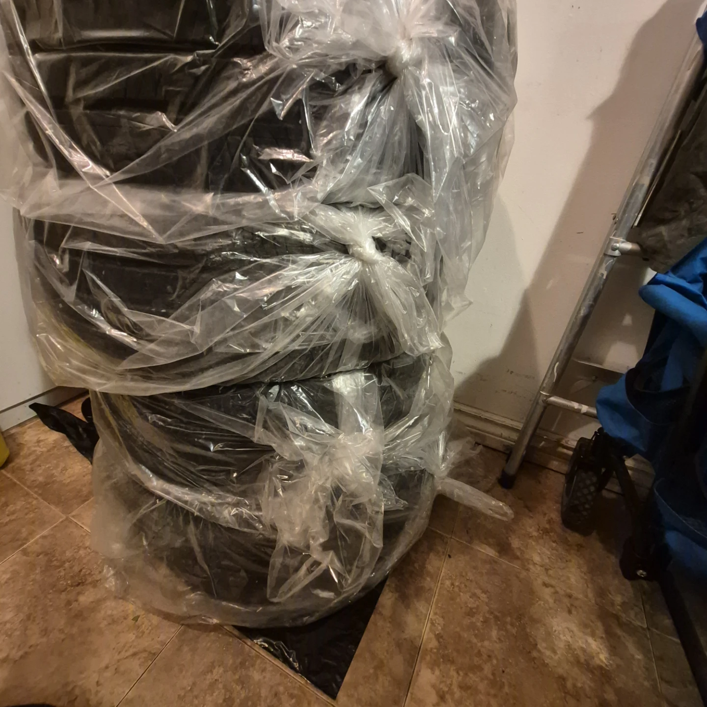 Hyundai Elantra-  4 tires ONLY - Kumho - All season - photo 2