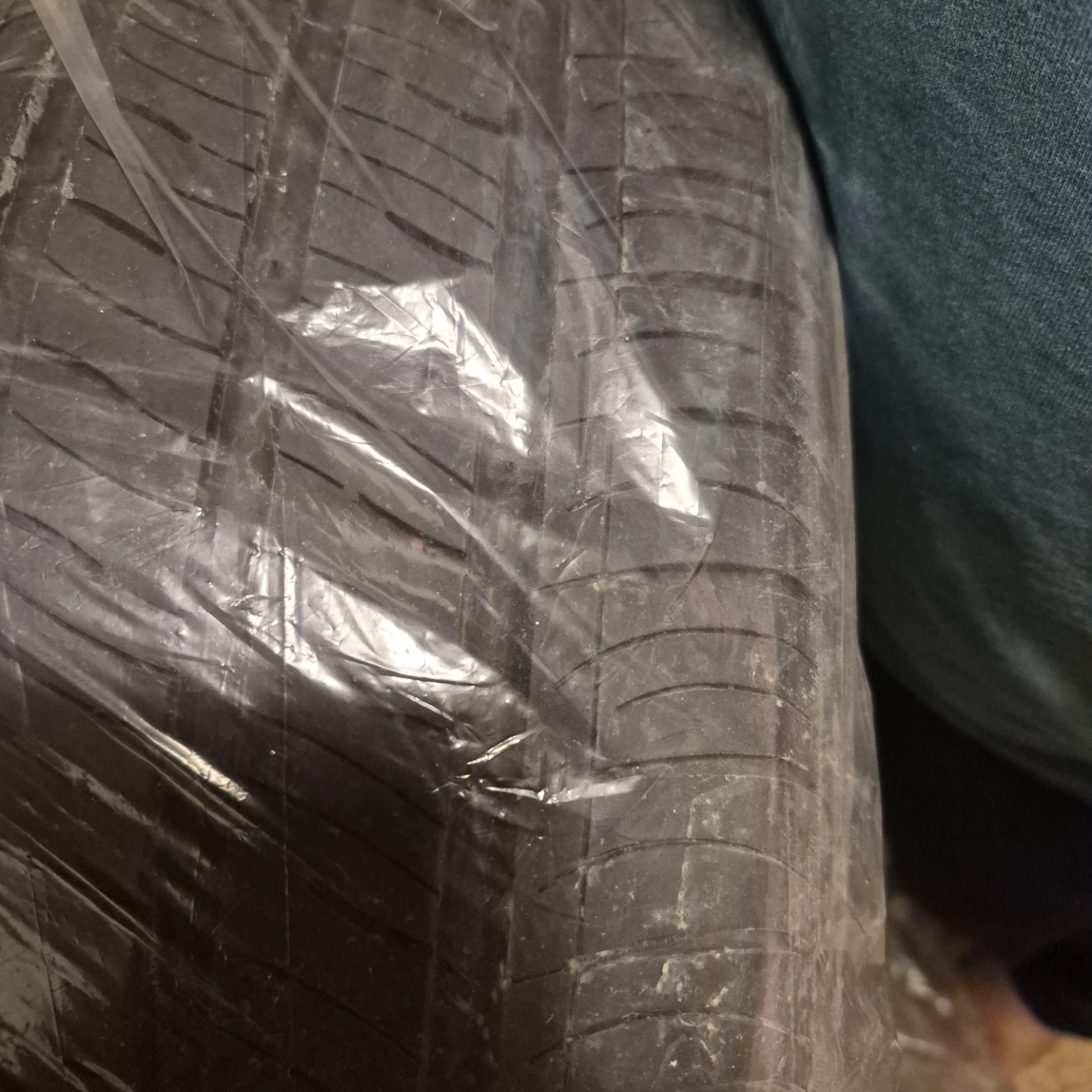 Hyundai Elantra-  4 tires ONLY - Kumho - All season - photo 5