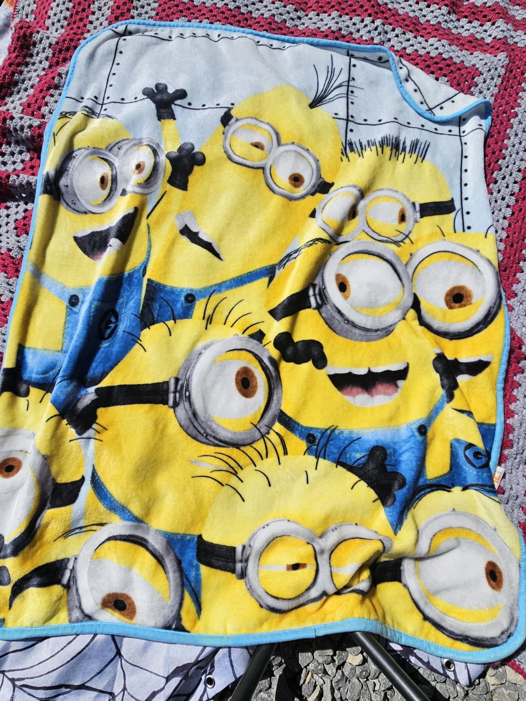 Despicable Me Minions Fleece Blanket - photo 2