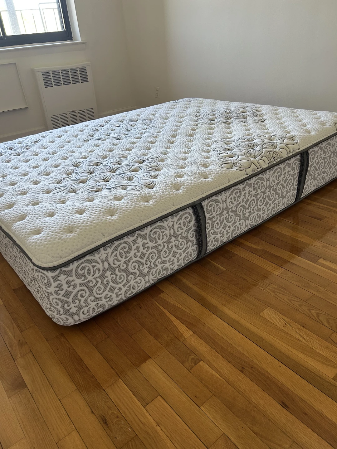 White and Gray Floral Patterned Queen Mattress - photo 4