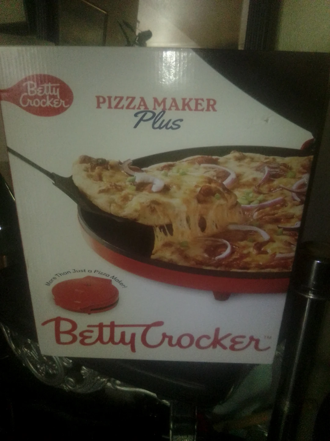 Betty Crocker Pizza Maker Plus 12"