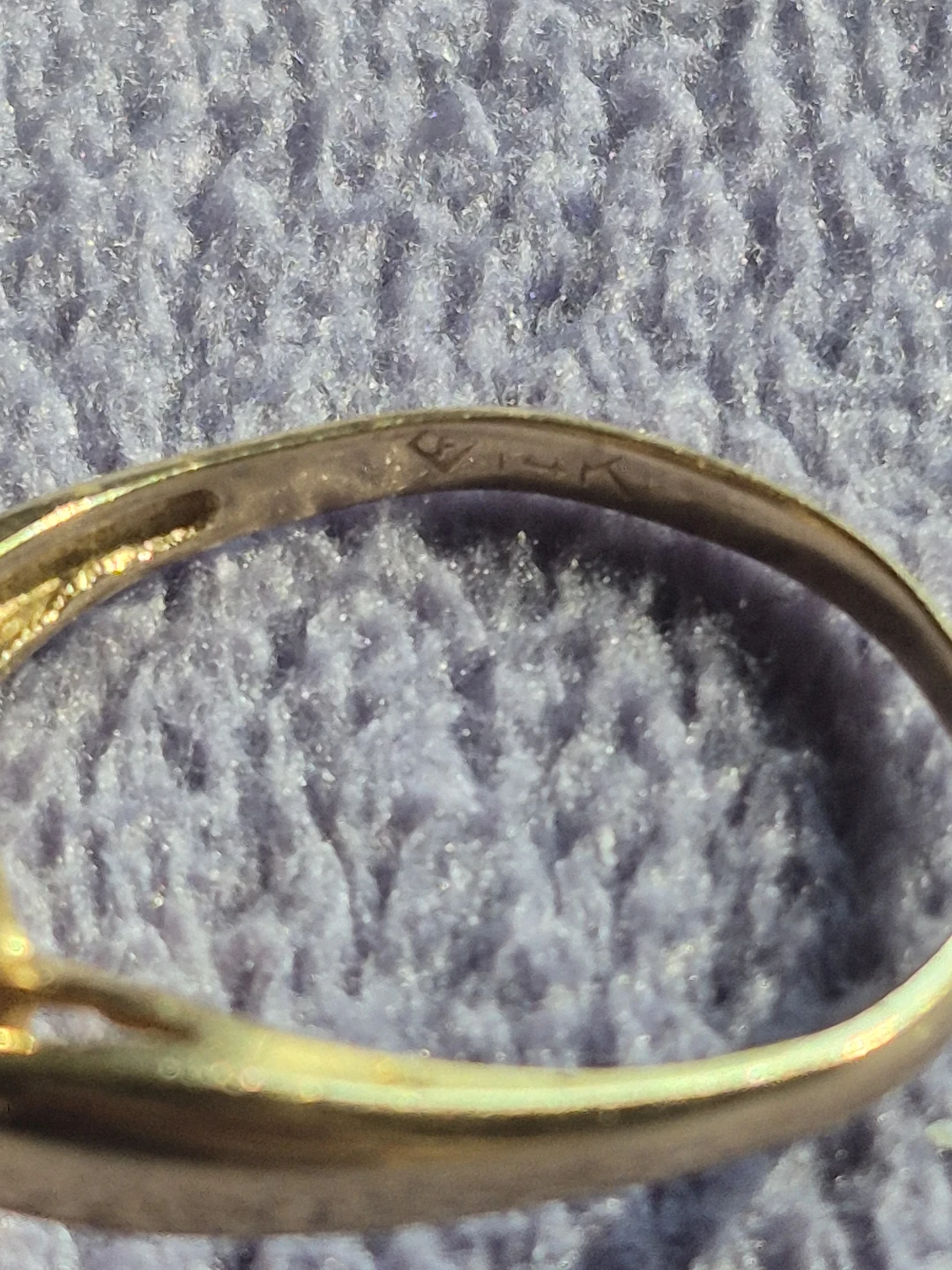 14K Gold Ring with a Red Stone - photo 4