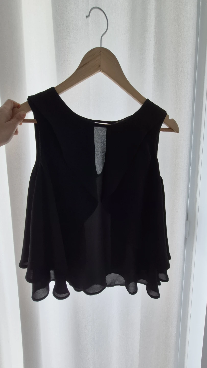 Black sleeveless top - flowy!