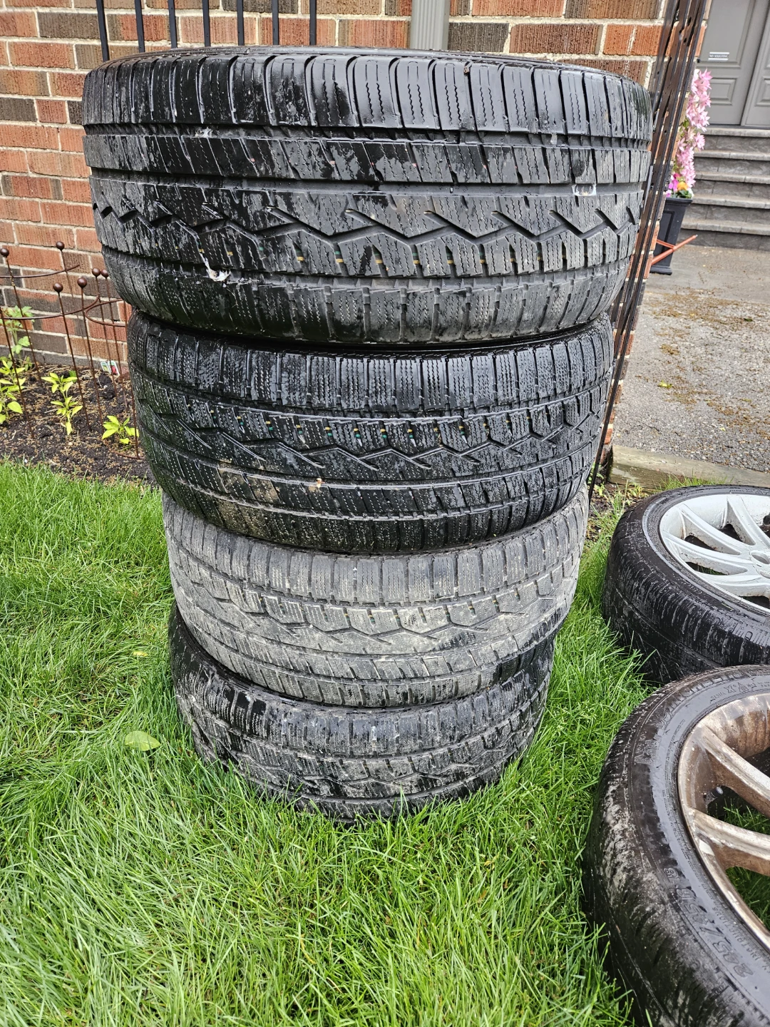 245/45/18 all season TOYO tires - photo 3