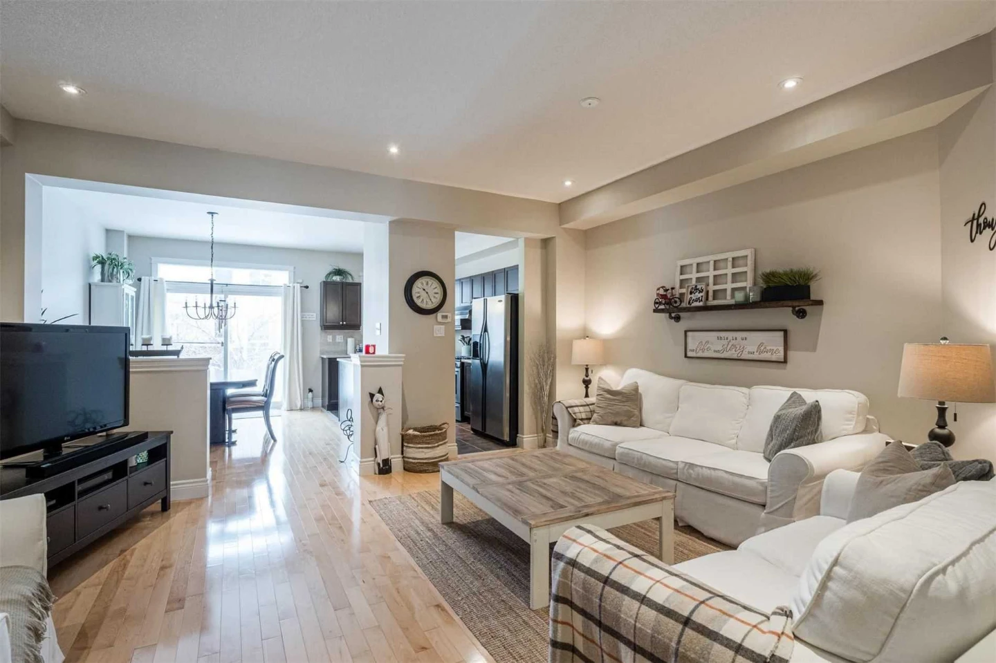 Room available for rent in Oakville