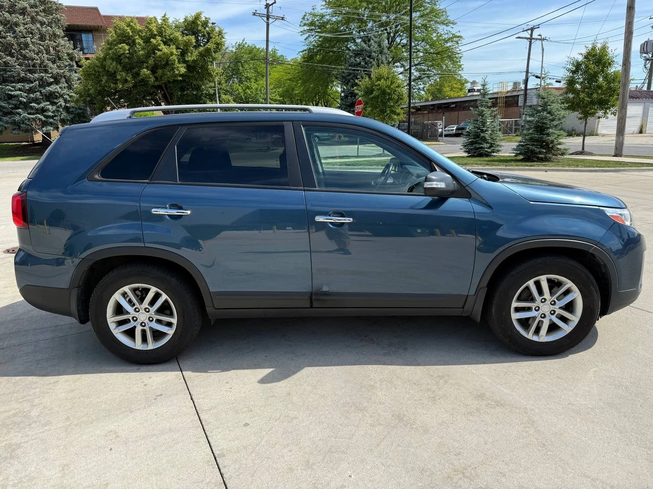 2014 Blue Kia Sorento SUV - photo 4