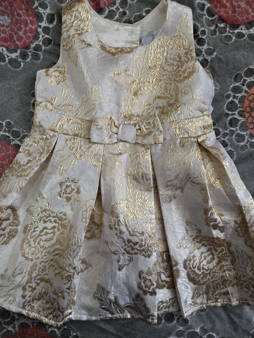 ⚽️ The Children's Place Gold dress Size 18-24M