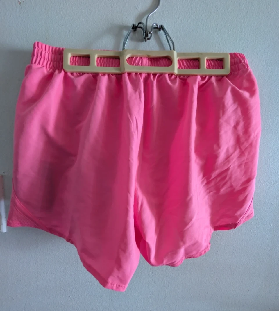 ⚽ Under Armour Pink Running Shorts - photo 2