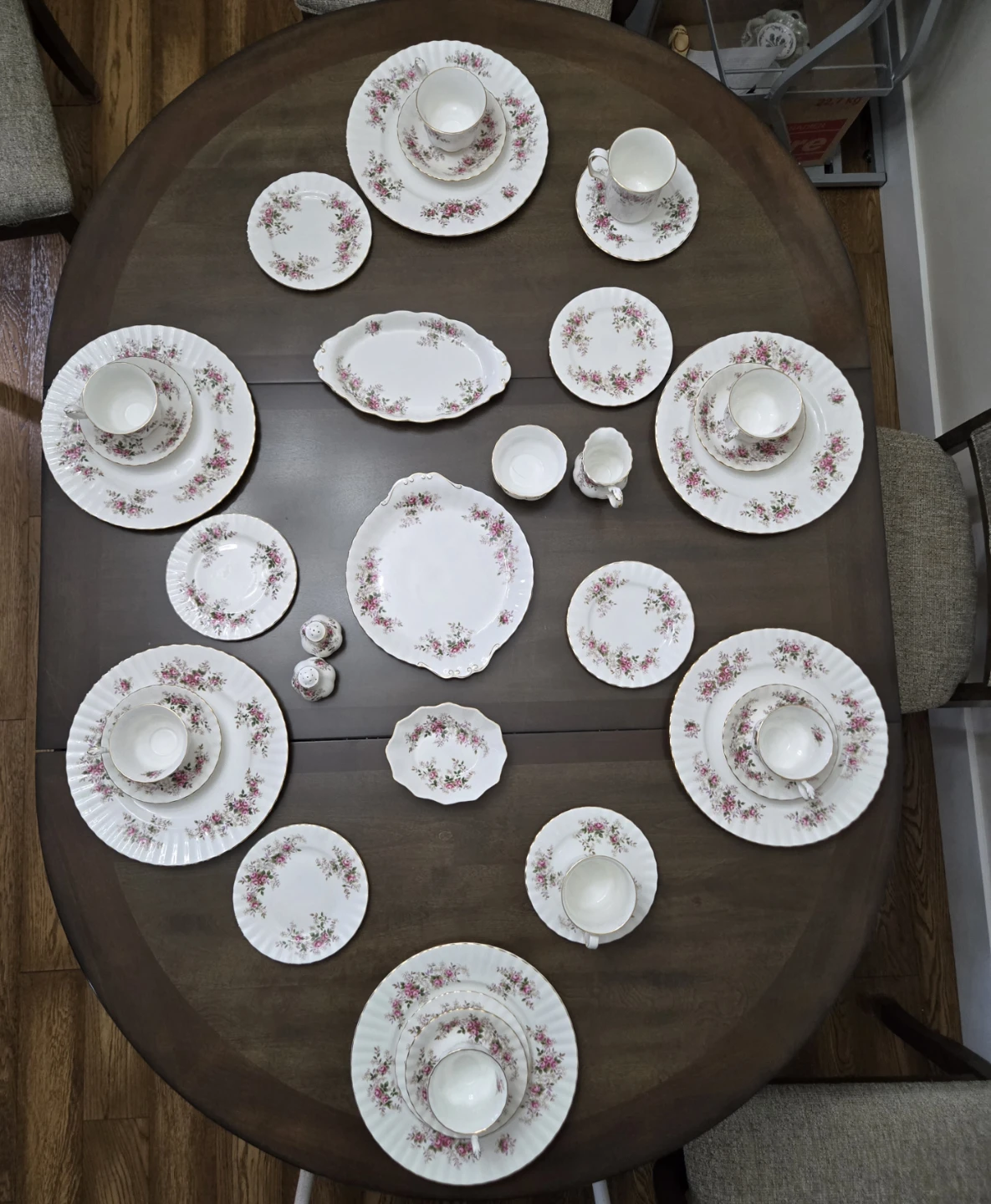 Royal Albert "Lavender Rose" Bone China Set (36 Pieces)