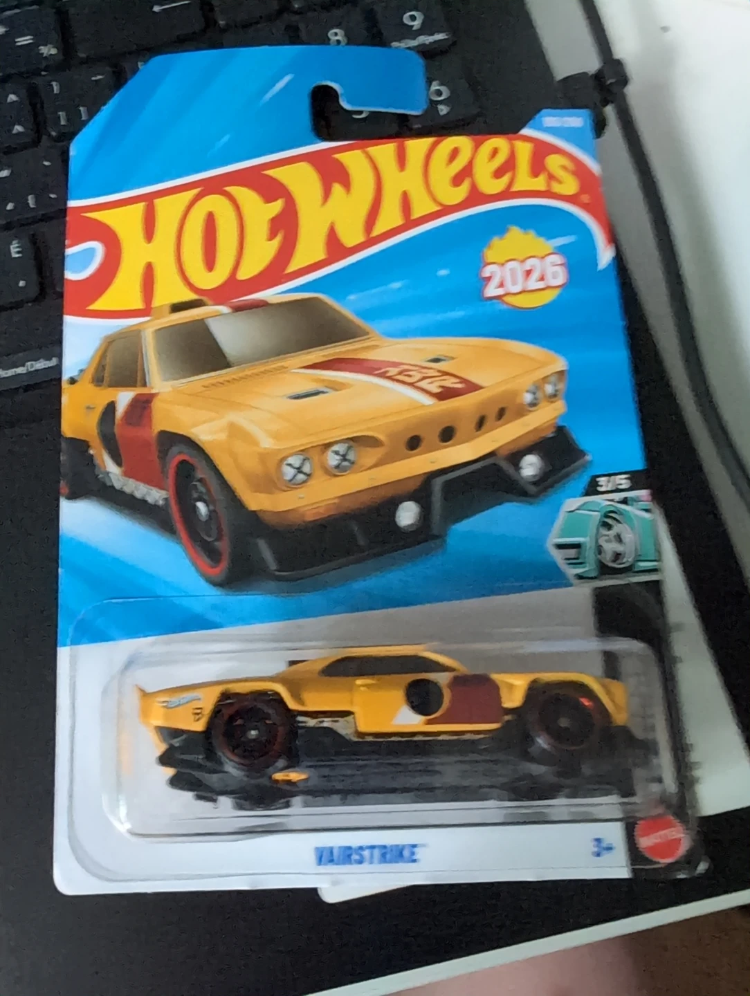 Hot Wheels Vairstrike Car
