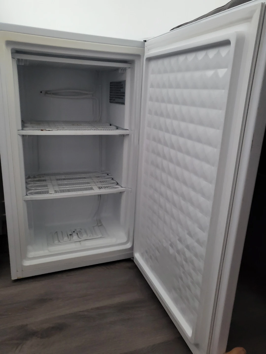 Fridge - photo 2