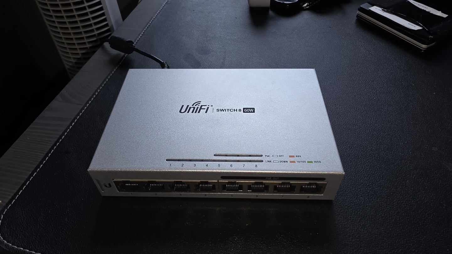 Ubiquiti UniFi Switch 8 60W