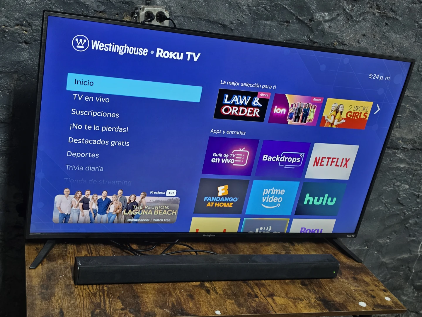 Westinghouse Roku TV | 4k | 50 in and sound bard - photo 2