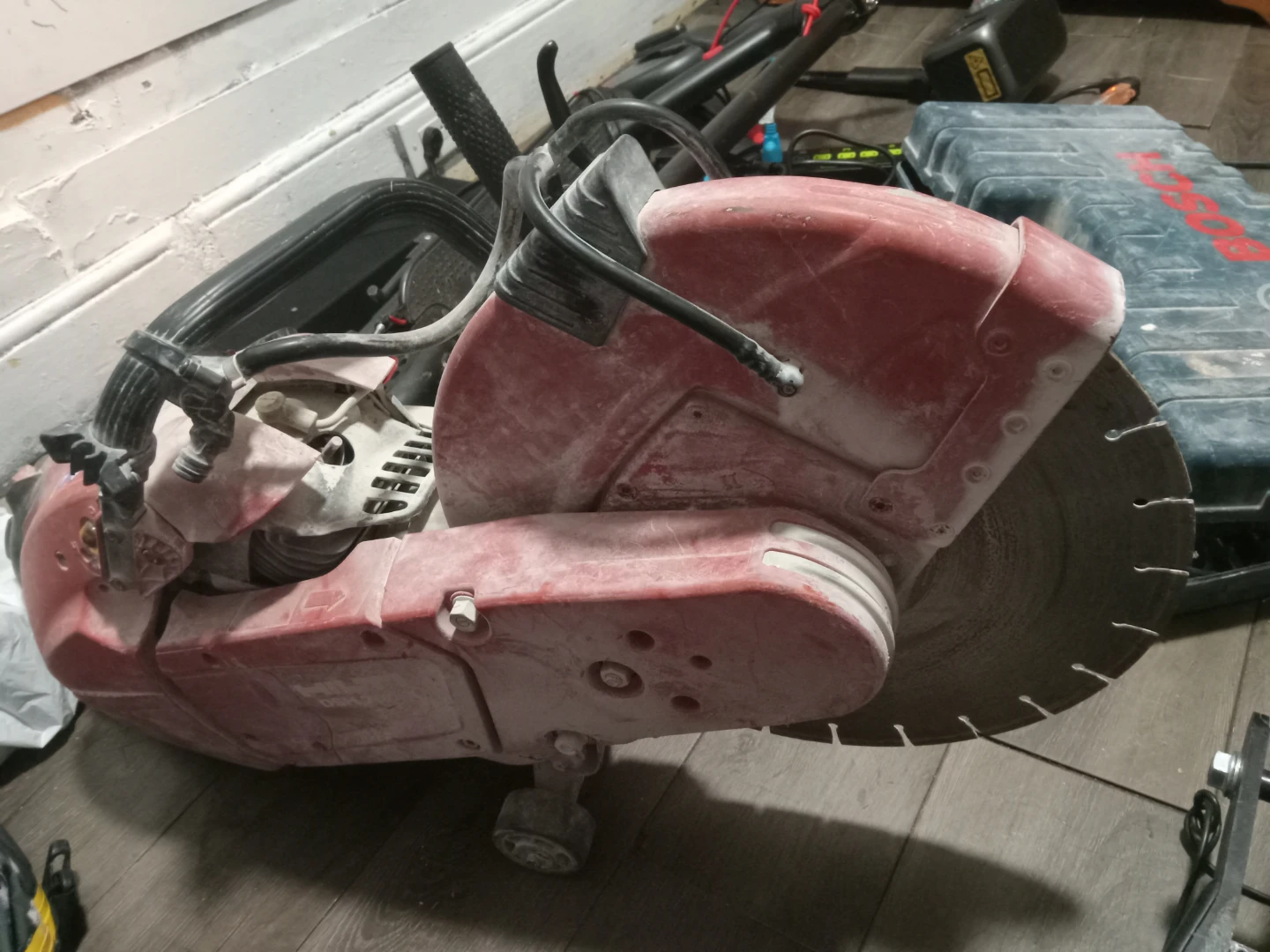 Hitachi DS13V Concrete Saw