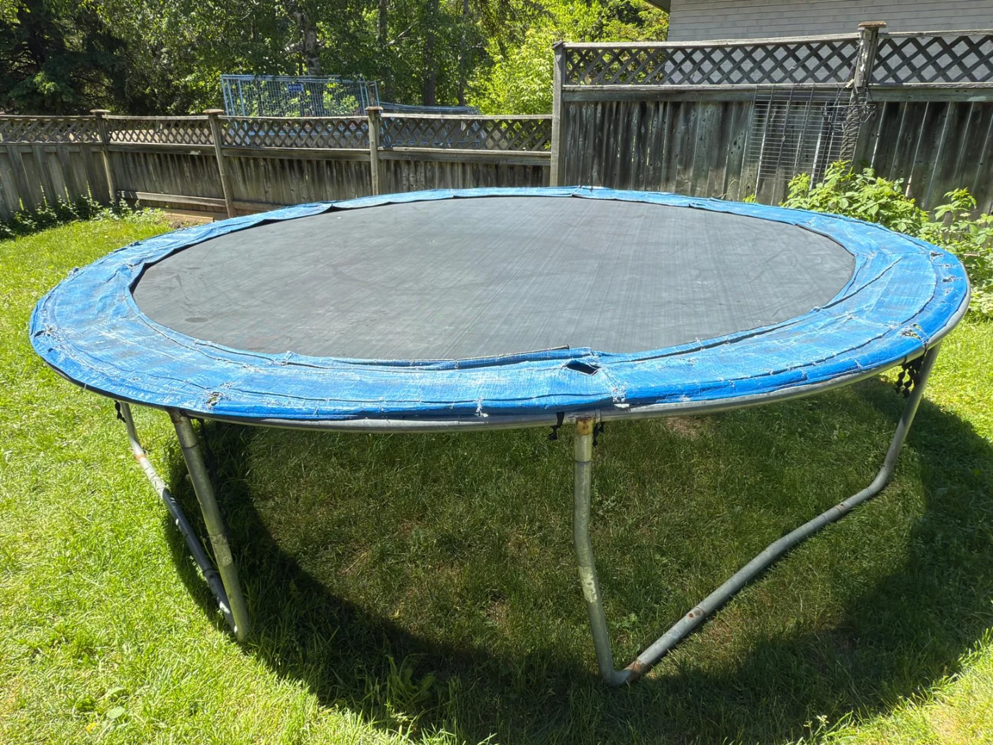 Round Trampoline 12 feet as is Scarborough