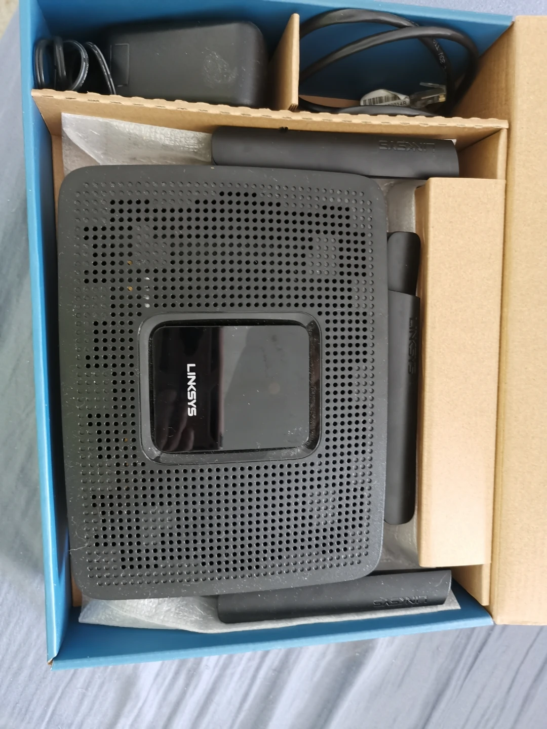Linksys AC2200 Tri-Band Mesh WiFi Router - photo 2