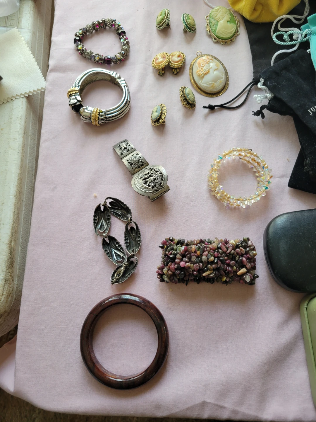 Assorted Women's Jewelry Collection - photo 3