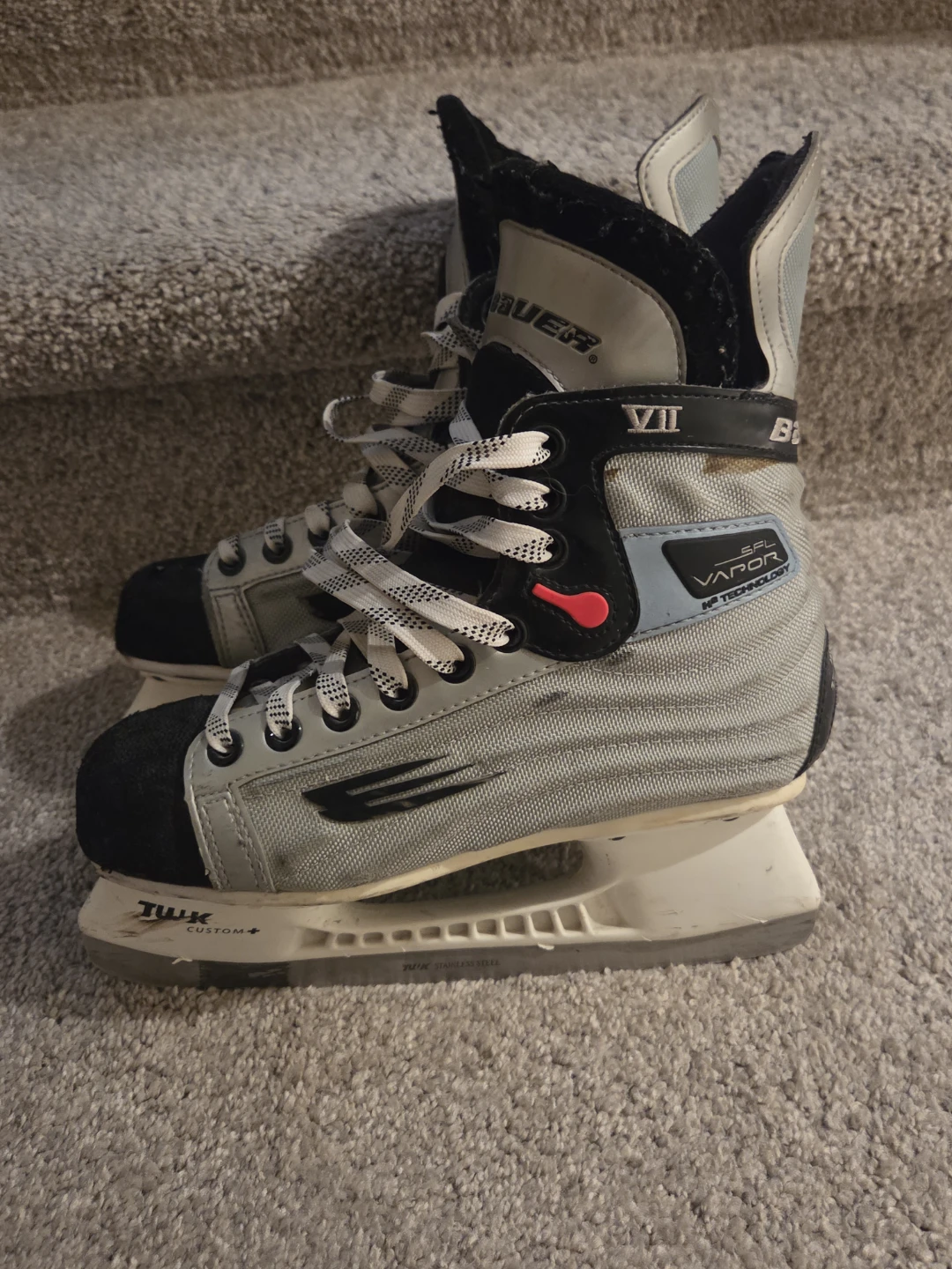 Bauer Vapour VII Hockey Skates