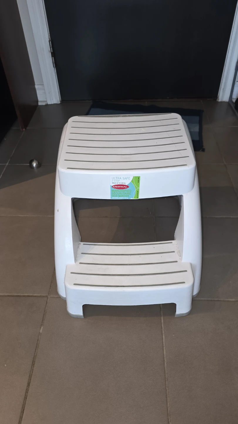 Ultra Safe 2-Step Stool