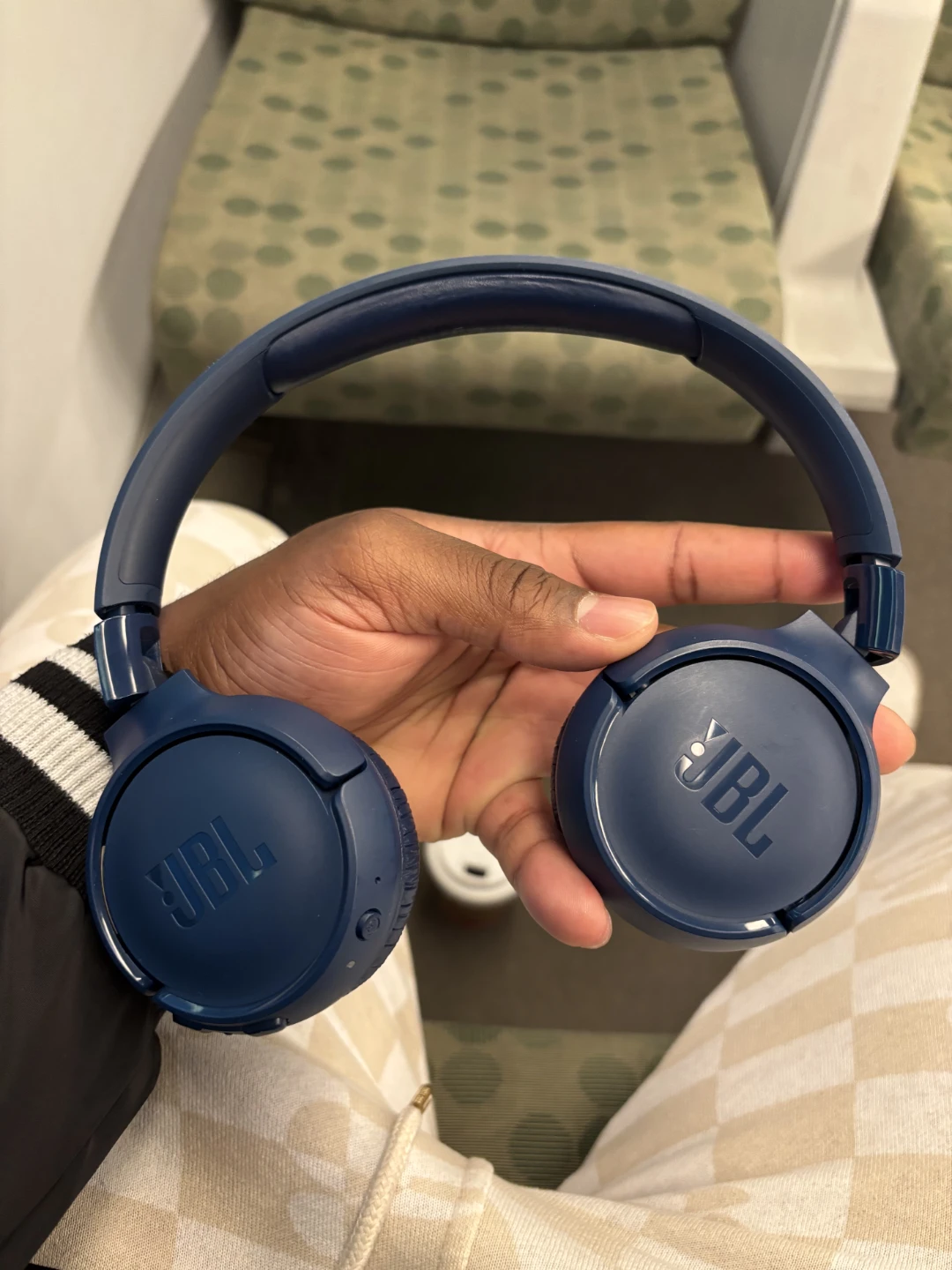 JBL Tune 520BT Wireless On-Ear Headphones - Blue - photo 2