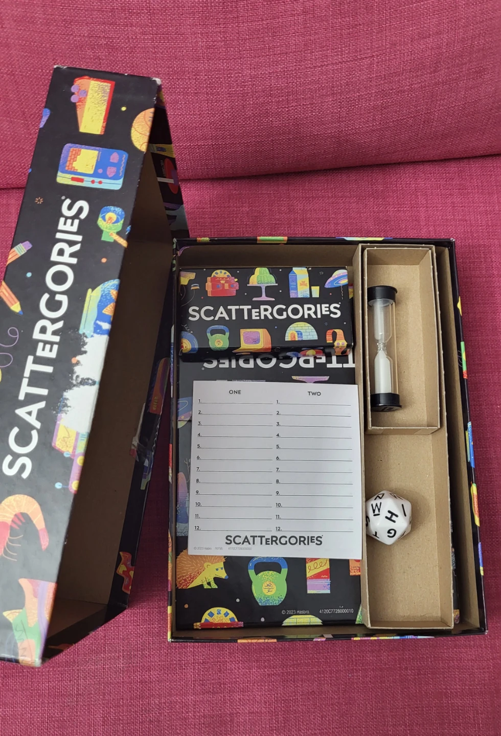 Scattergories The Classic Quick-Wit Categories Game - photo 3