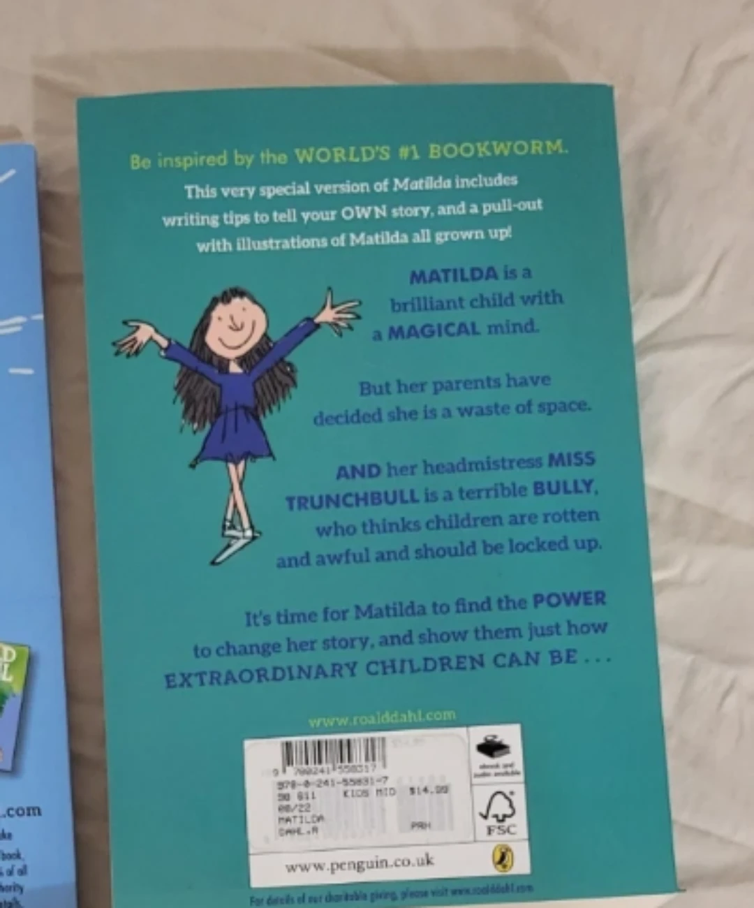 ⚽️ Roald Dahl Matilda Illustrated by Quentin Blake Book - photo 2