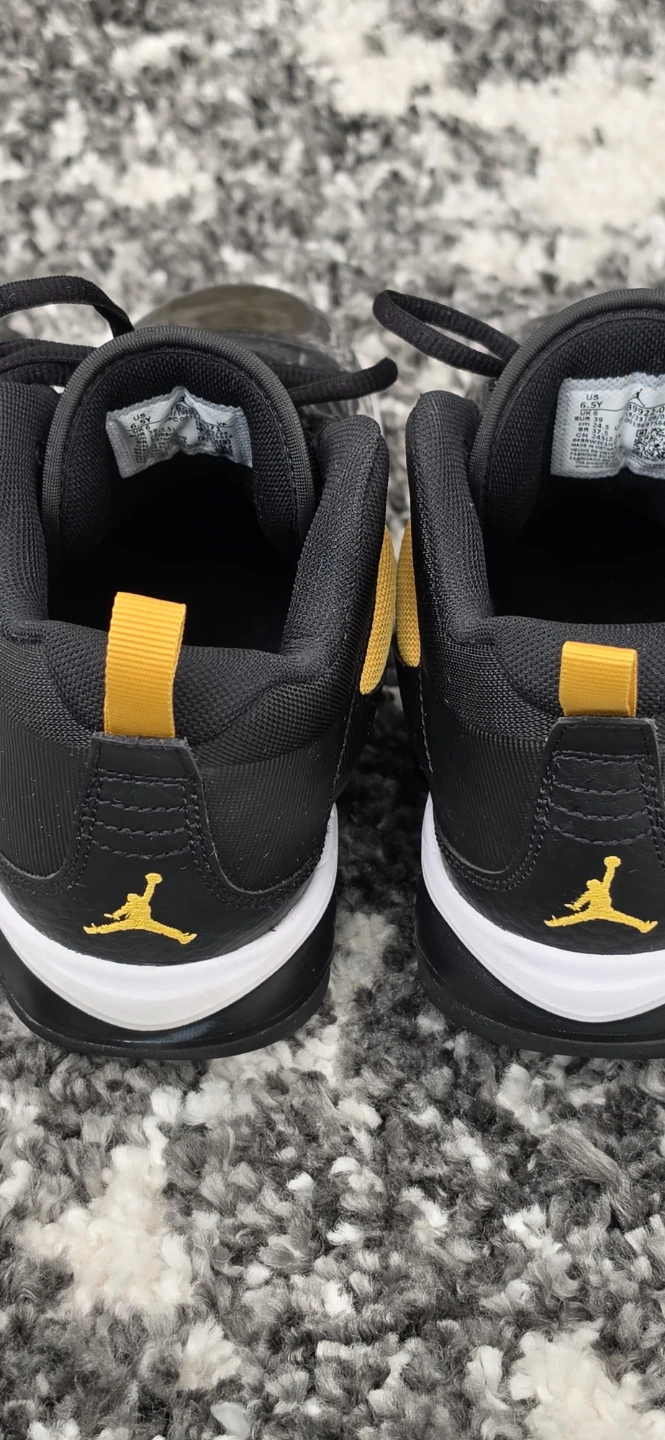 Jordan Kids Shoes Black/Yellow Size 2Y - photo 4