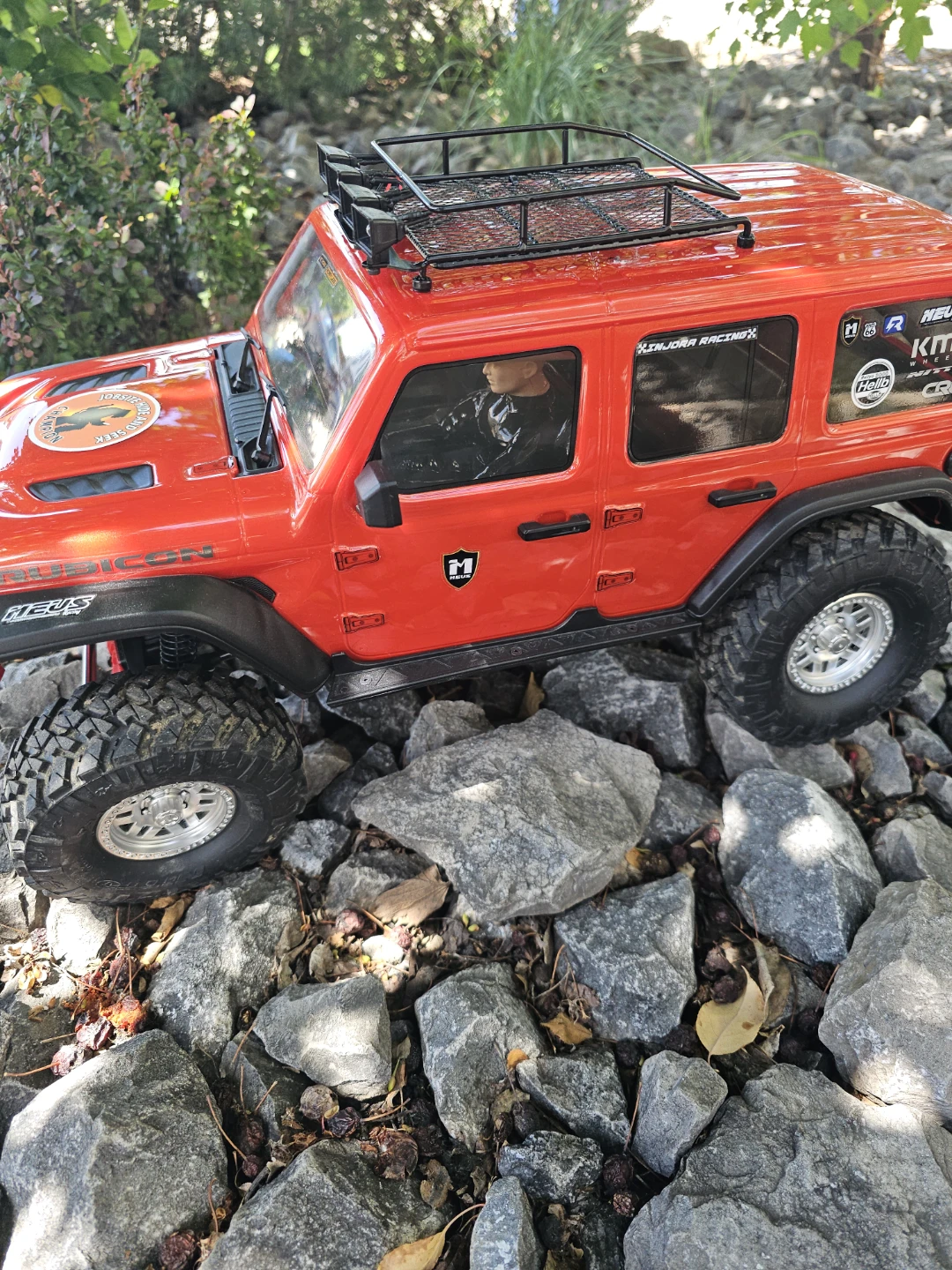 Axial SCX10.3 Jeep Wrangler JLU - photo 2