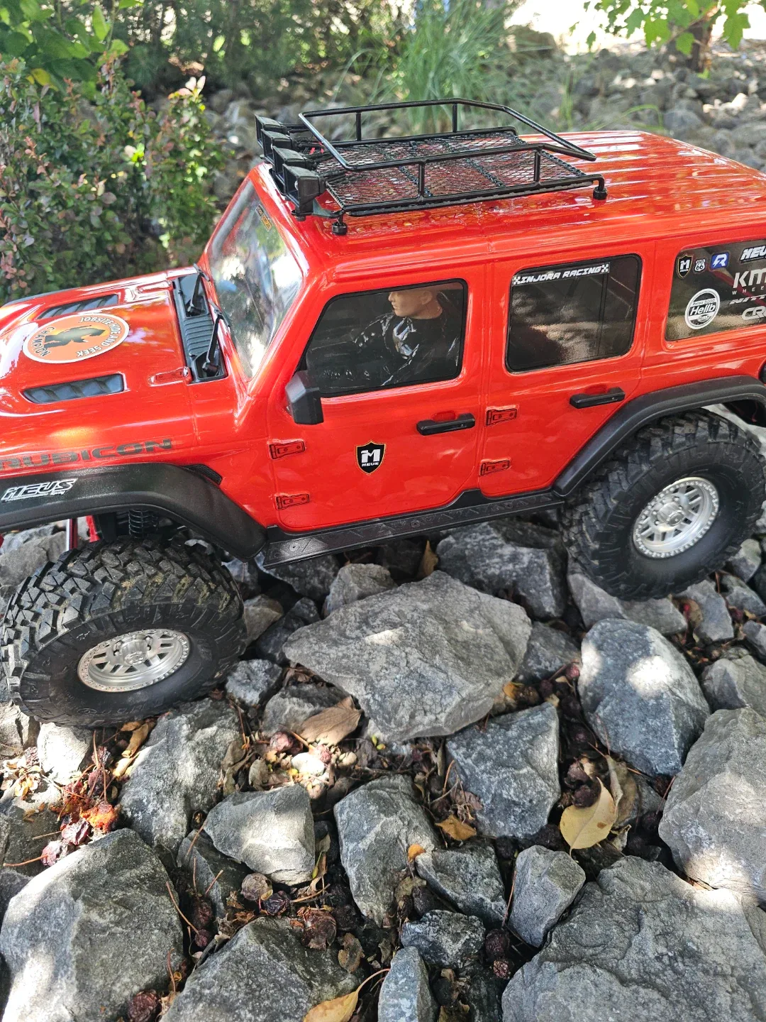 Axial SCX10.3 Jeep Wrangler JLU - photo 2