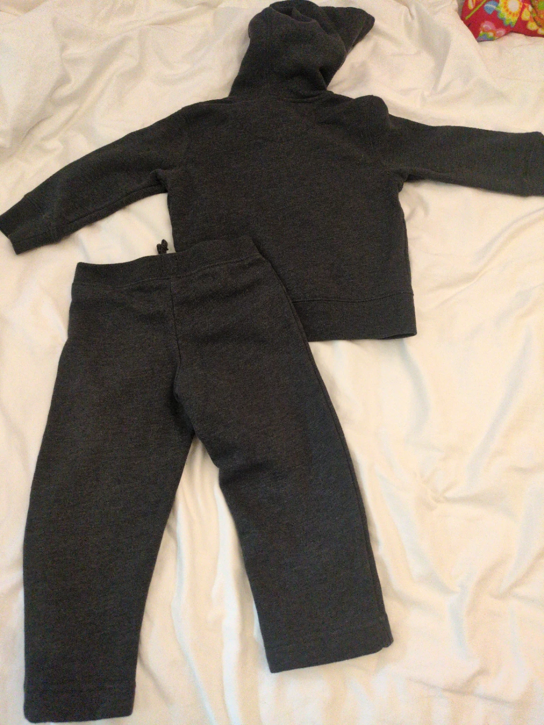 Size 3: GAP Hoodie and Sweatpants Set - Grey - photo 2