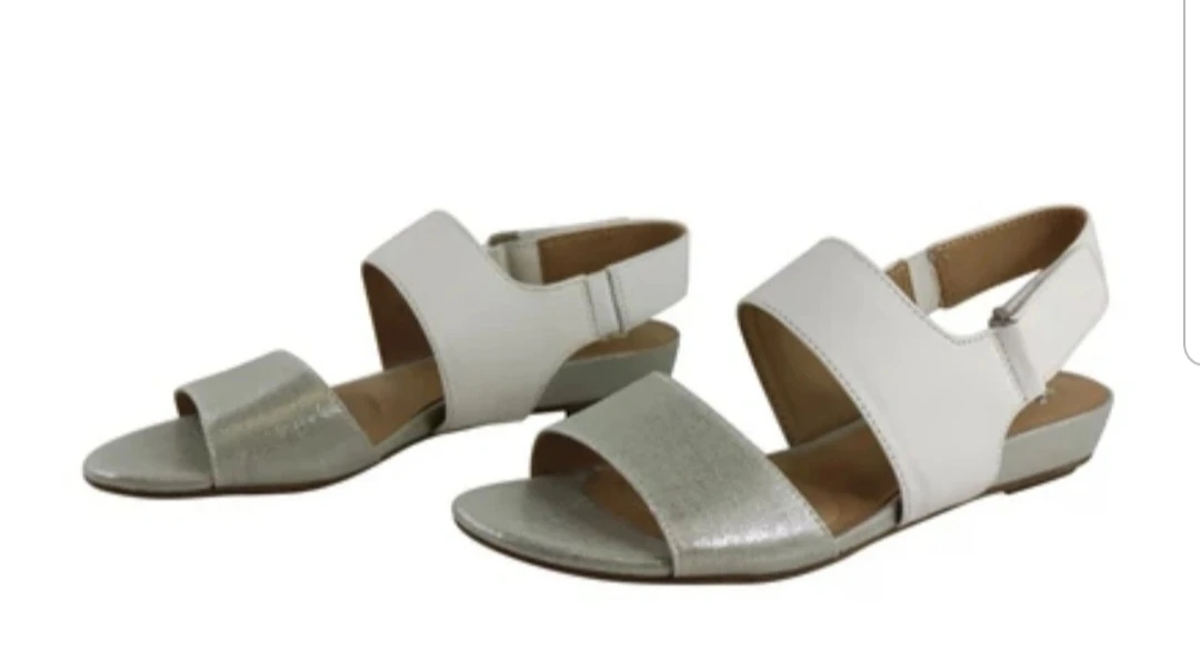 ⚽ Naturalizer Lanna Leather Flat Sandals