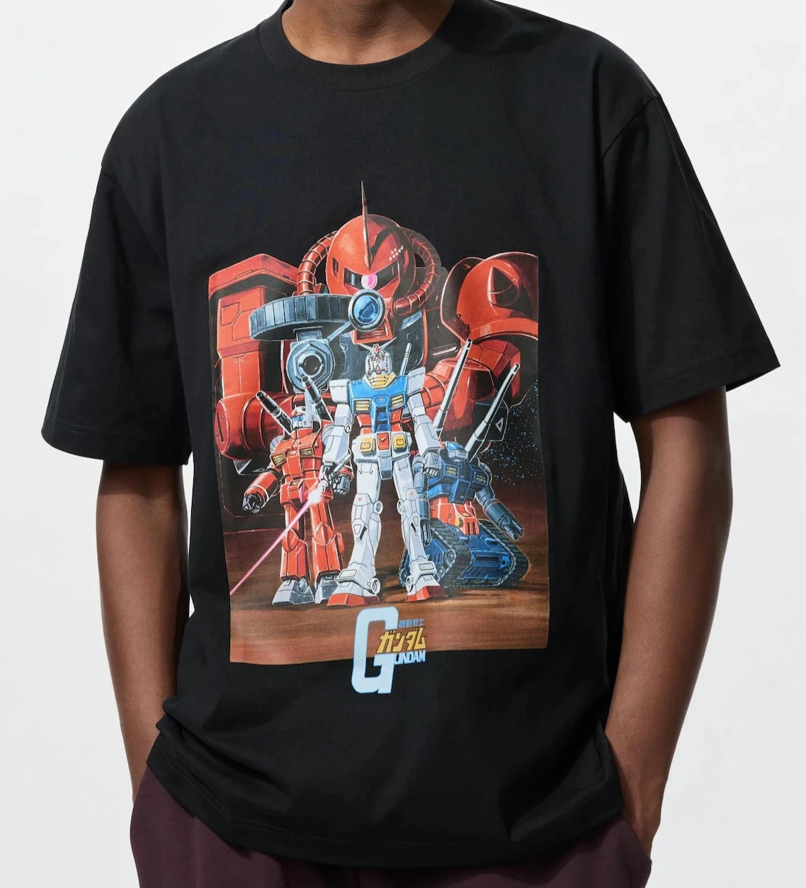 New never worn Uniqlo Japan UT Gundam T-Shirt size Medium