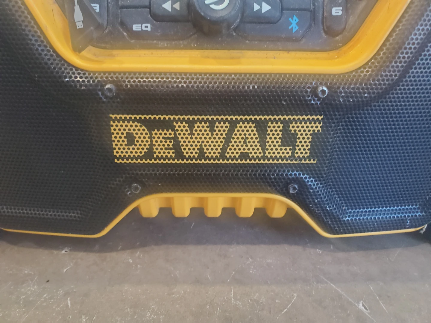 DeWalt 12V/20V MAX Lithium Ion Radio - photo 2