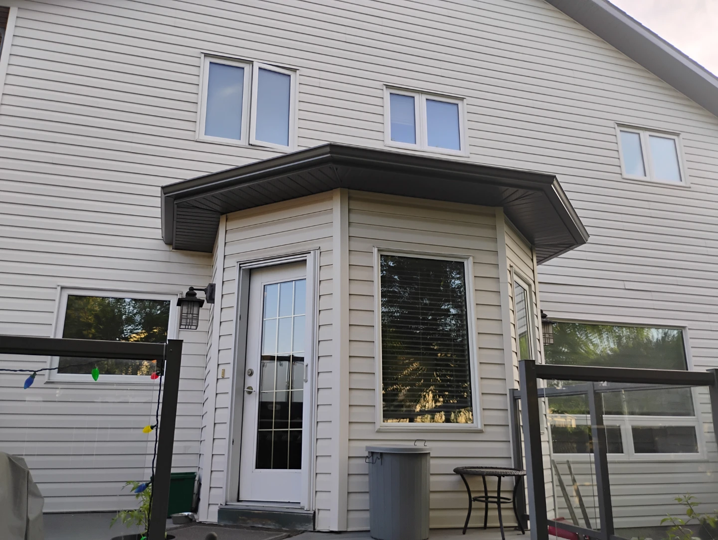Eavestrough installation and repair services - photo 3
