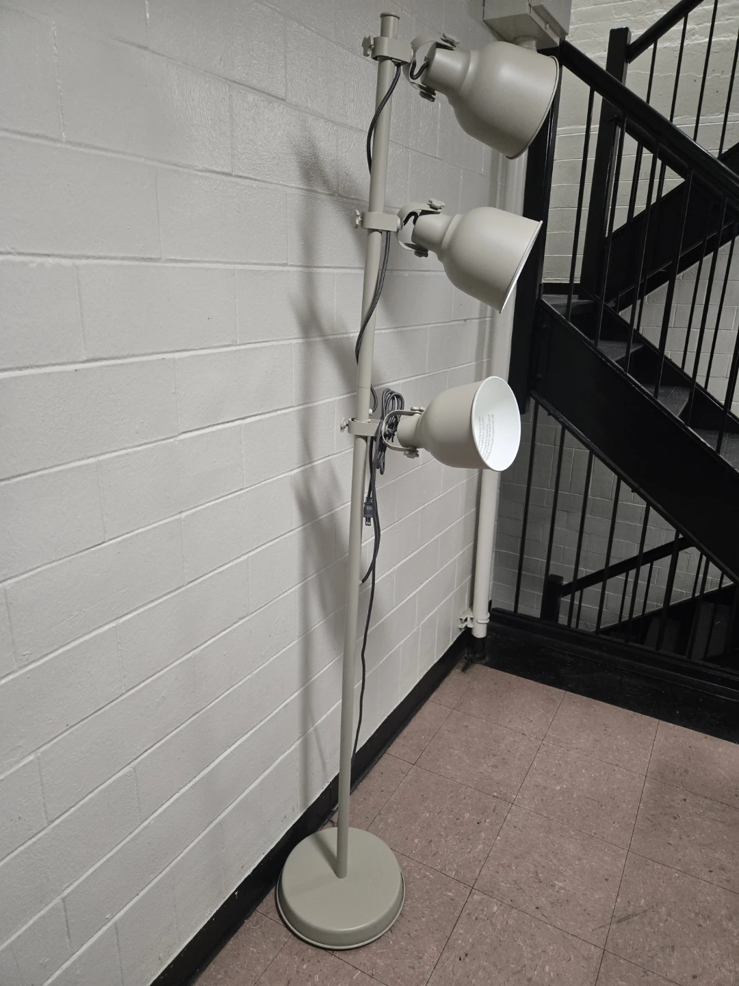 IKEA HEKTAR 3-Spot Floor Lamp Cream (Bulbs Included) - photo 5