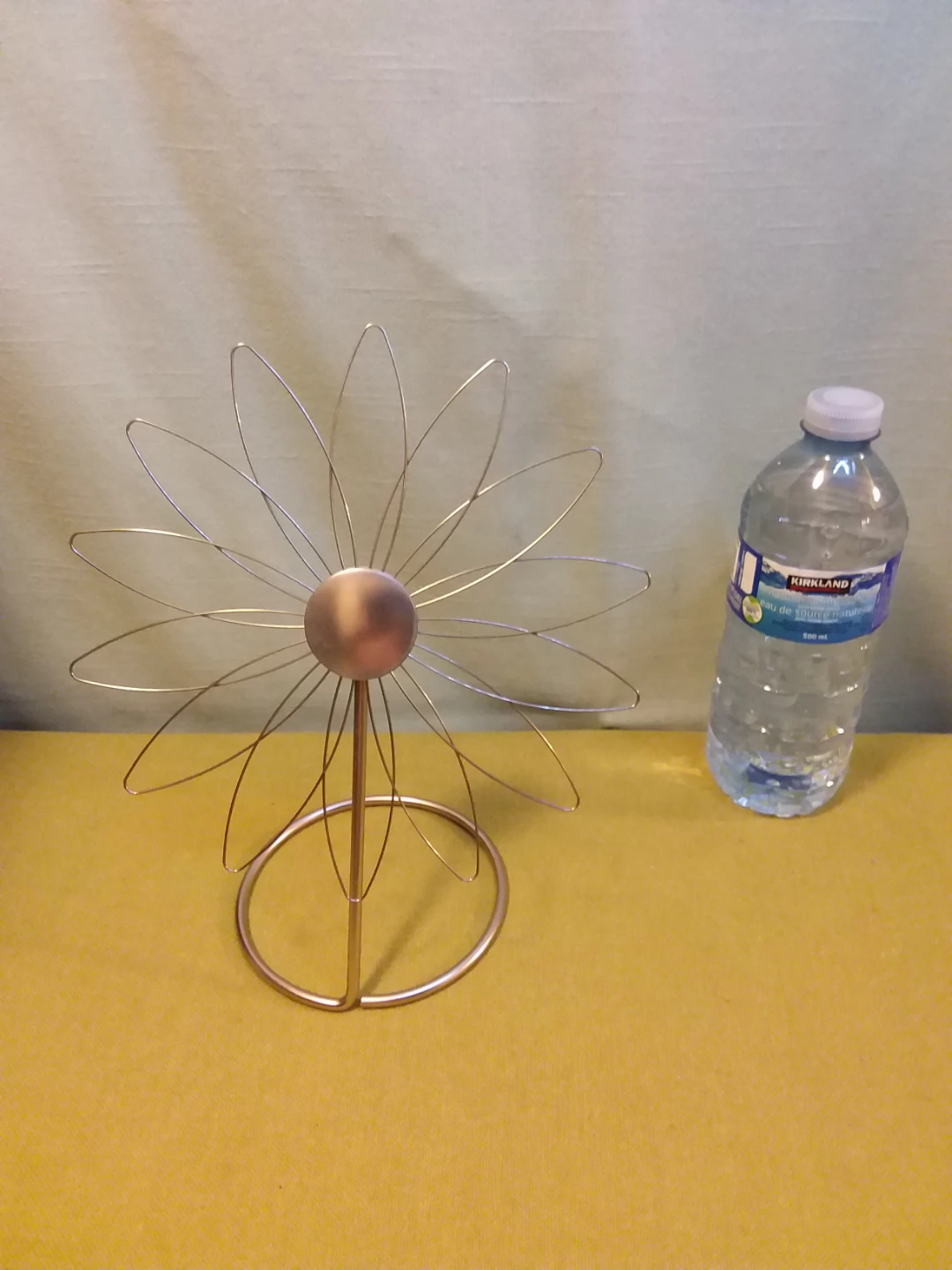 🌻 ⚽ ➡️ Wire Flower Sculpture 🌻 - photo 2