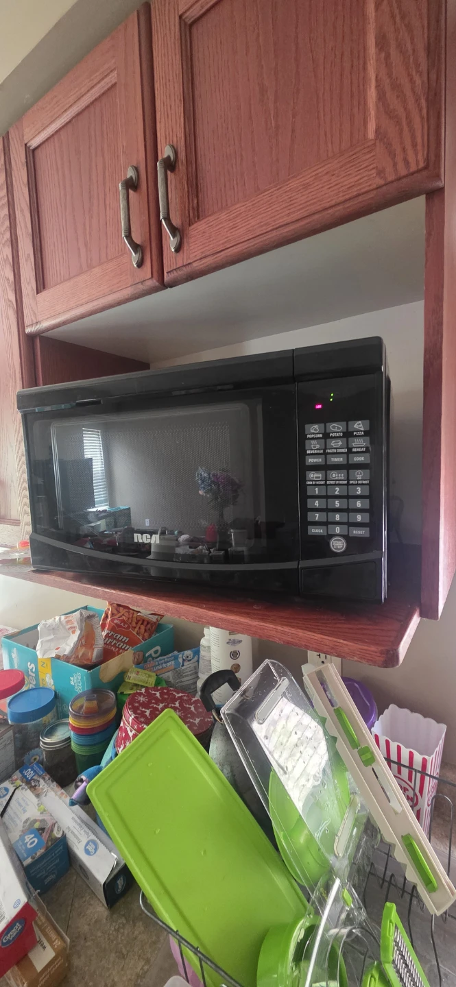 RCA RMW733-BLACK 700W Microwave Oven