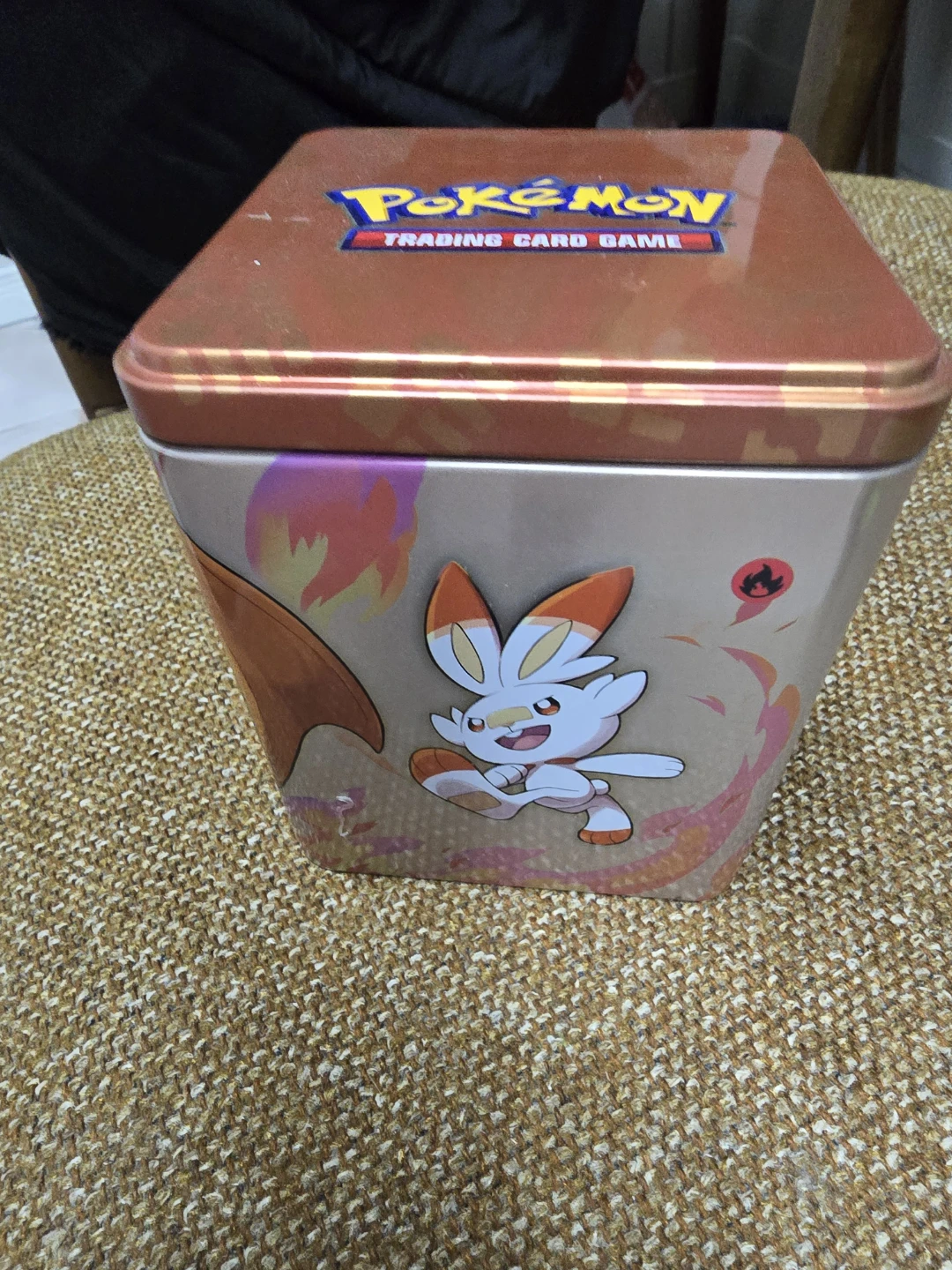 300 Random Pokemon Cards in Tin