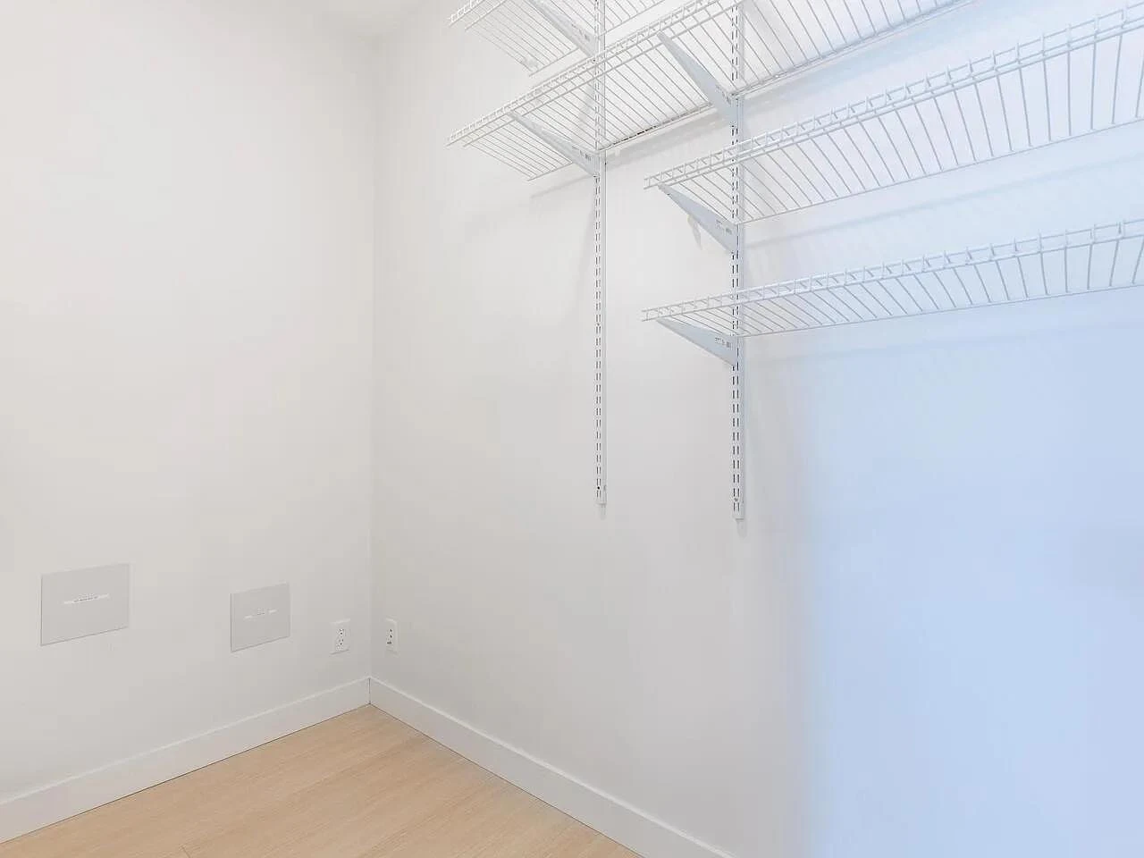 White Wire Shelving Unit - photo 2