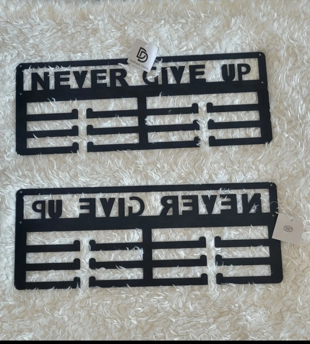 2pcs Never Give Up Metal Wall Art / Medal Hanger - photo 3