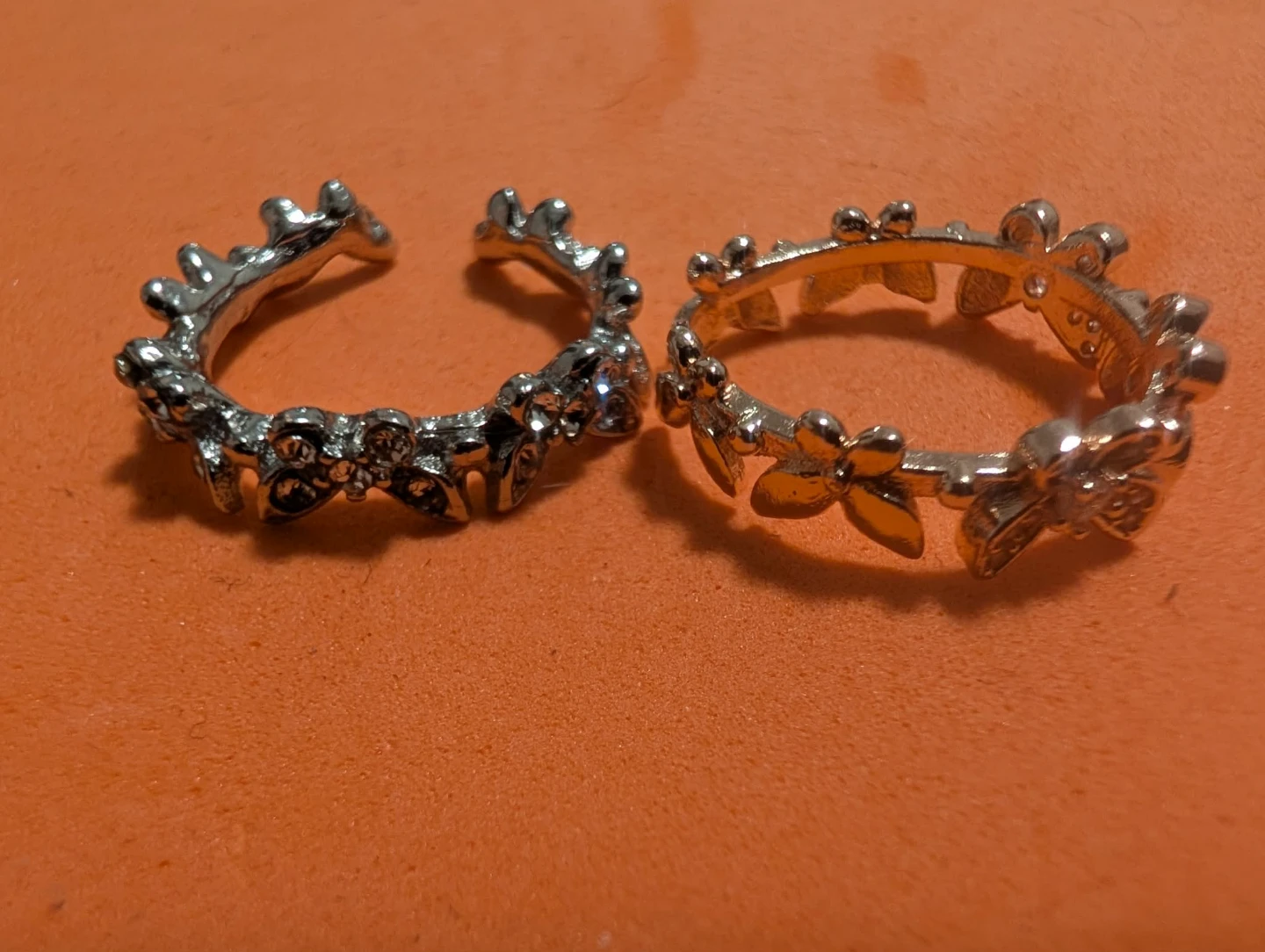 Two rings with floral and butterfly designs - photo 2